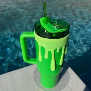 Stanley & Starbucks Neon Green Glow Sleeve
Slime 40oz Quencher Halloween NWT’s